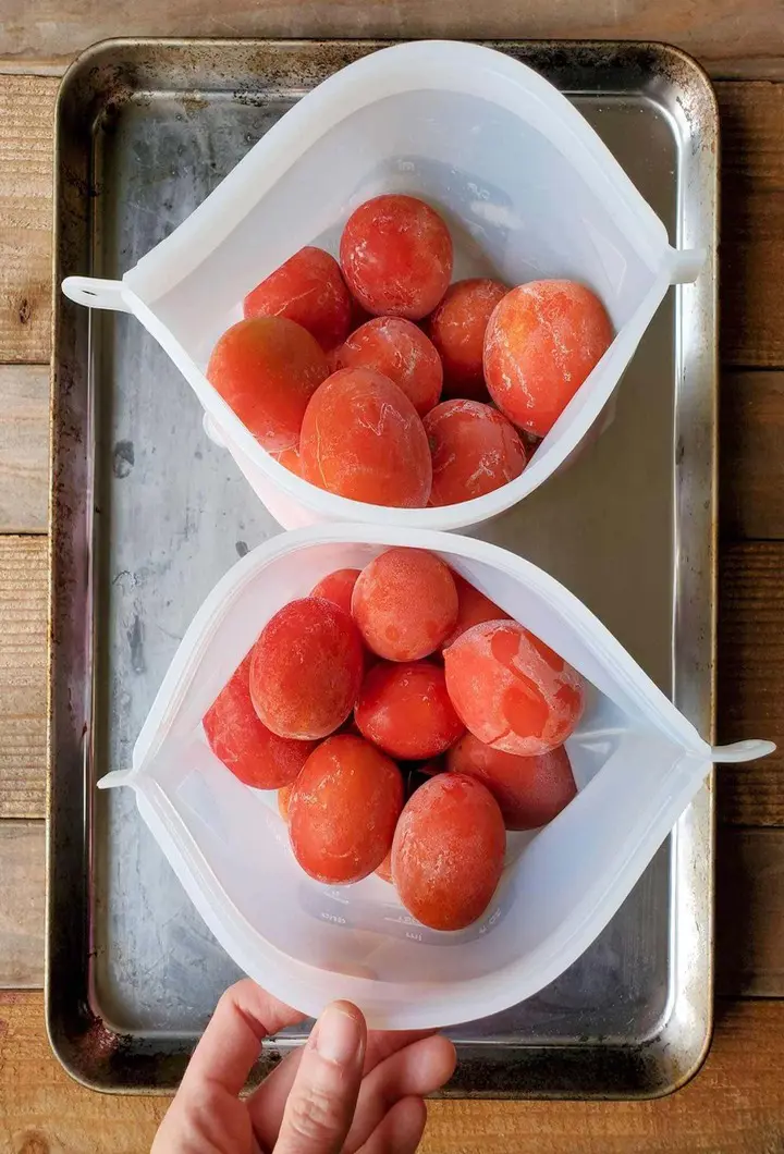 How To Freeze Tomatoes So That They Remain Juicy